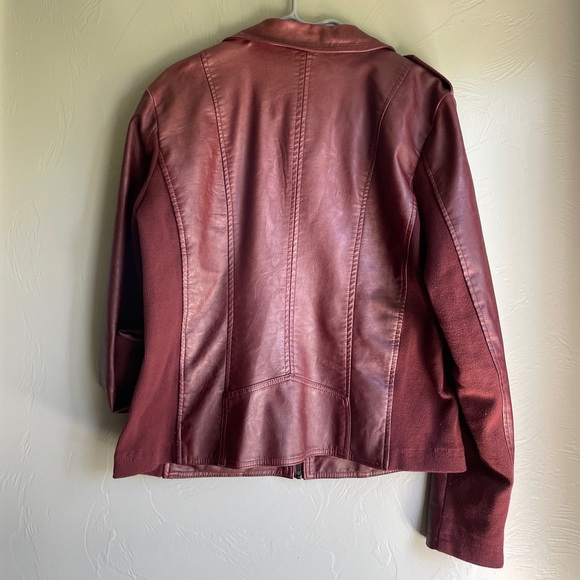 Maurice’s Red Leather Jacket Size Large - Picture 2 of 3